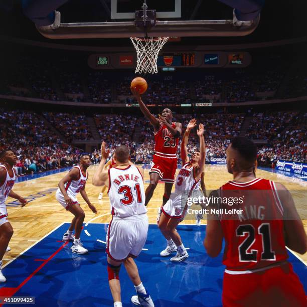 Chicago Bulls Michael Jordan in action vs New Jersey Nets at Brendan Byrne Arena. East Rutherford, NJ CREDIT: Neil Leifer