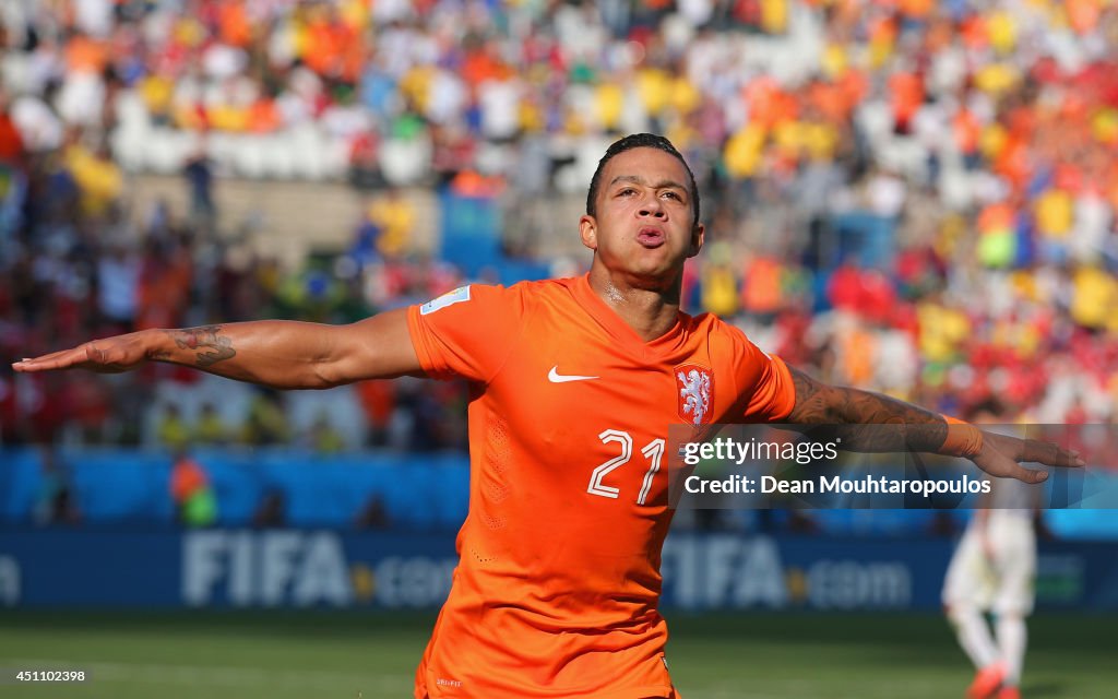 Netherlands v Chile: Group B - 2014 FIFA World Cup Brazil