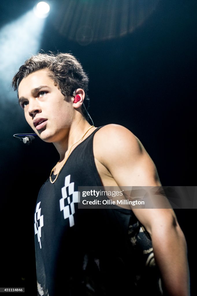 Austin Mahone Performs At Indigo2