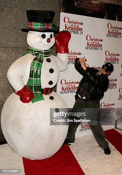 Dan Aykroyd during Christmas with The Kranks New York City Premiere - Outside Arrivals at Radio City Music Hall in New York City, New York, United...