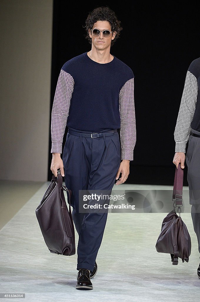 Giorgio Armani - Mens Spring 2015 Runway - Milan Menswear Fashion Week