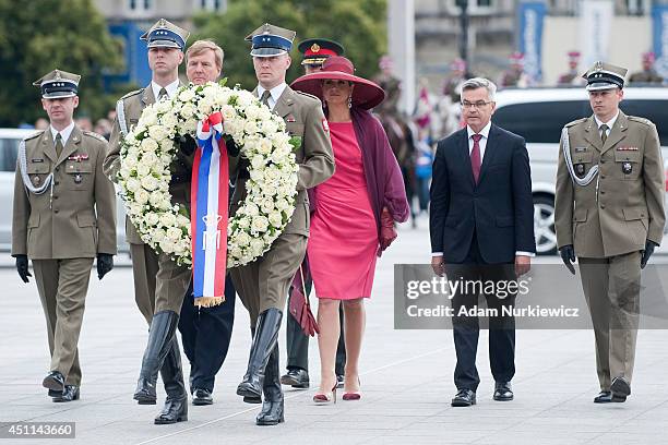 King Willem-Alexander of The Netherlands and Queen Maxima of The Netherlands visit the Tomb of the Unknown Soldier as part of their trip to Poland on...