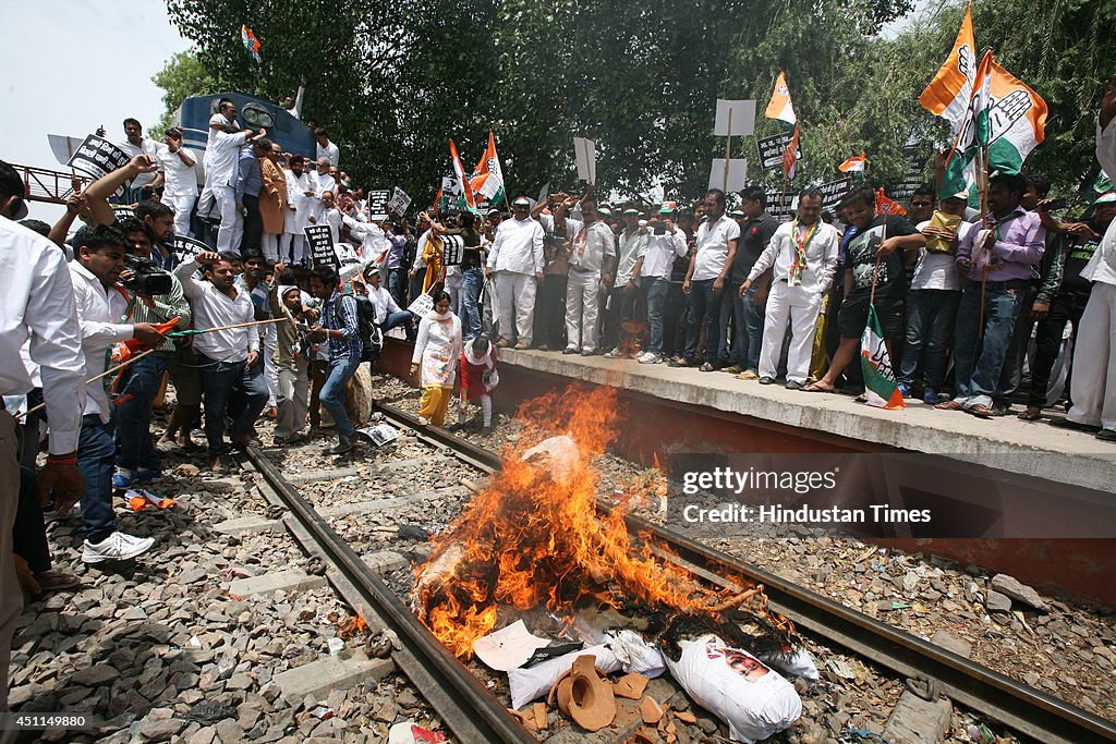 Congress Protests Against Rail Fare Hike