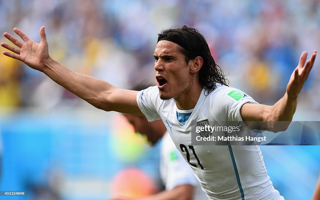 Italy v Uruguay: Group D - 2014 FIFA World Cup Brazil