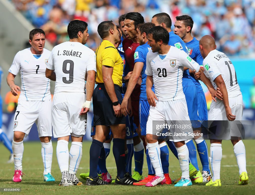 Italy v Uruguay: Group D - 2014 FIFA World Cup Brazil