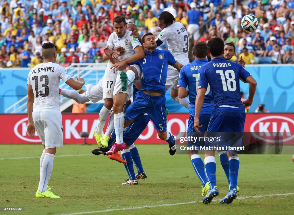 Italy v Uruguay: Group D - 2014 FIFA World Cup Brazil