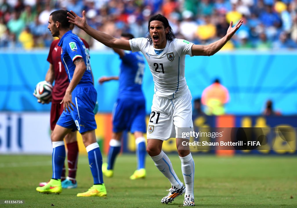 Italy v Uruguay: Group D - 2014 FIFA World Cup Brazil