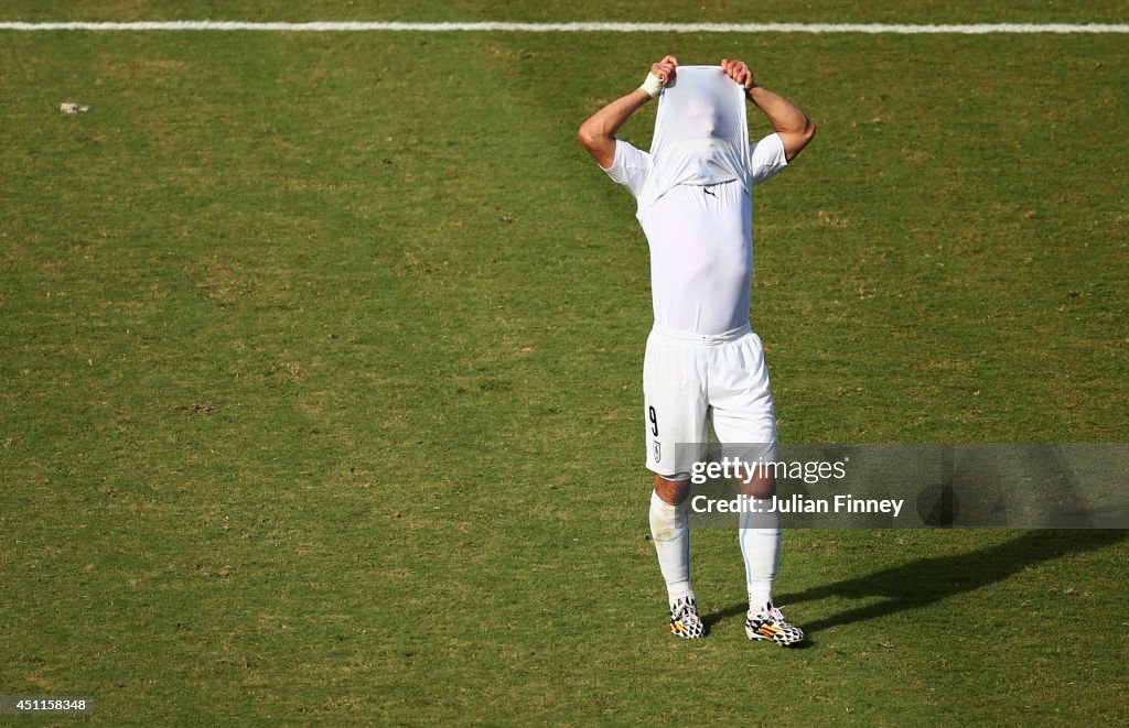 Italy v Uruguay: Group D - 2014 FIFA World Cup Brazil