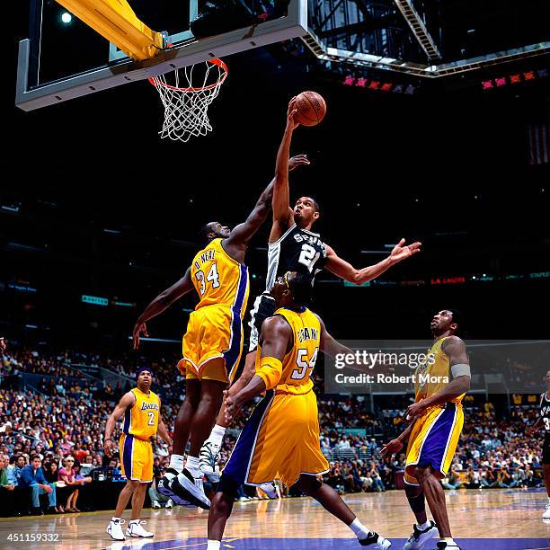 Tim Duncan of the San Antonio Spurs takes a shot against the Los Angeles Lakers at the Staples Center on May 27, 2001. NOTE TO USER: User expressly...