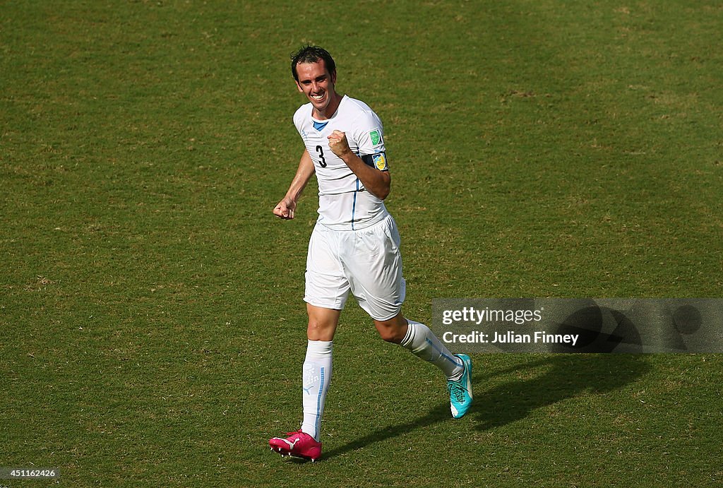 Italy v Uruguay: Group D - 2014 FIFA World Cup Brazil