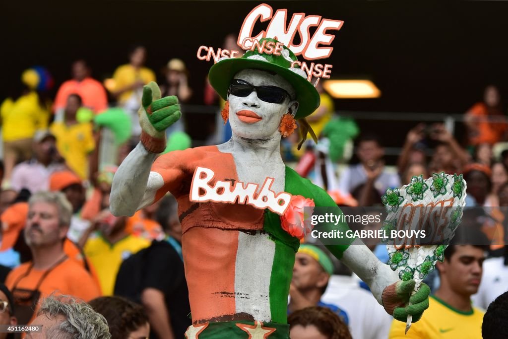 TOPSHOT-FBL-WC-2014-MATCH38-GRE-CIV-FANS