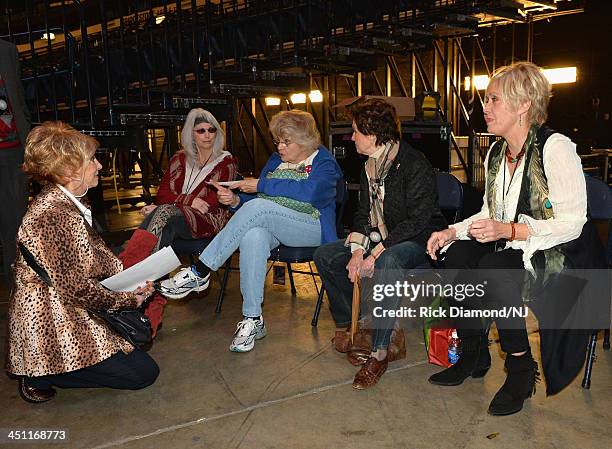 Singers Jeannie Seely, Emmylou Harris, Jean Shepard, Leona Williams, and Janie Fricke rehearse during rehearsals of Playin' Possum! The Final No Show...