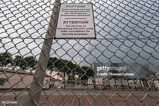 Dagger Complex Photos and Premium High Res Pictures - Getty Images