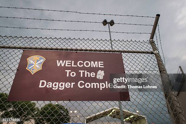 Dagger Complex Photos and Premium High Res Pictures - Getty Images