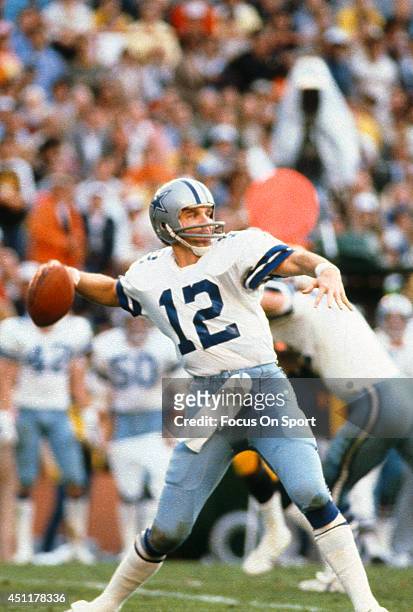 Roger Staubach of the Dallas Cowboys drops back to pass against the Pittsburgh Steelers during Super Bowl XIII on January 21, 1979 at the Orange Bowl...