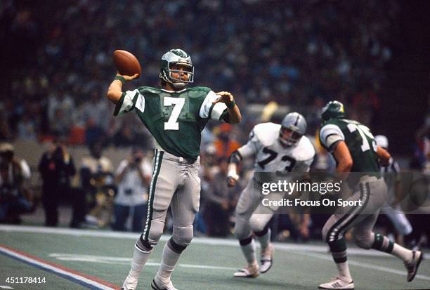 Ron Jaworski of the Philadelphia Eagles drops back to pass against the Oakland Raiders during Super Bowl XV at the Louisiana Superdome January 25,...