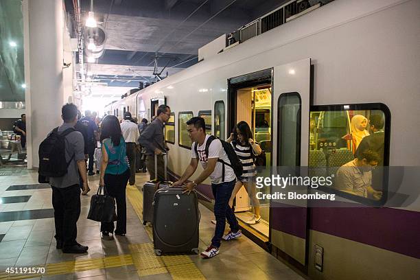 Klia Ekspres Photos and Premium High Res Pictures - Getty Images