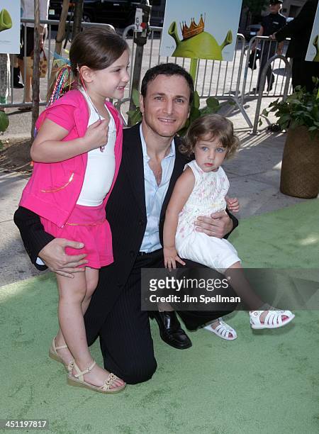 Michael Gelman and daughters Jamie Gelman and Misha Gelman