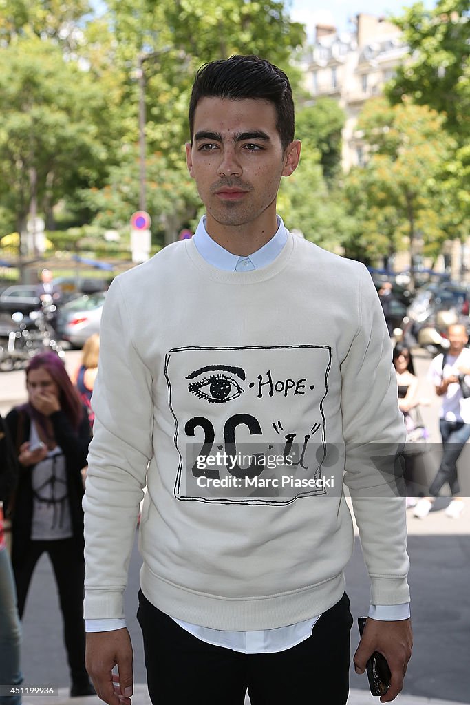 Celebrity Sightings At Paris Fashion Week - Menswear Spring/Summer 2015 :Day 1