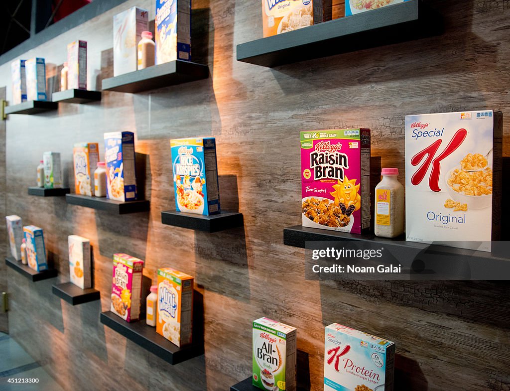 Kellogg's Recharge Bar Presents: The Roots In Concert
