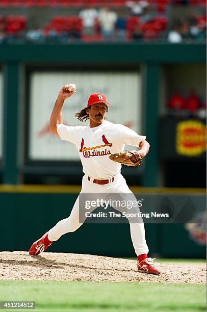 Dennis Eckersley of the St. Louis Cardinals pitches against the Florida Marlins at Busch Stadium on May 1, 1997 in St. Louis, Missouri. The Cardinals...