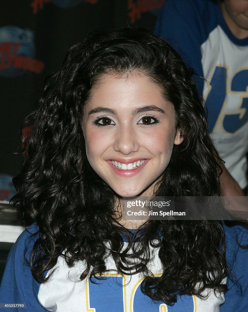 Broadway Cast of 13 Visits Planet Hollywood - October 30, 2008