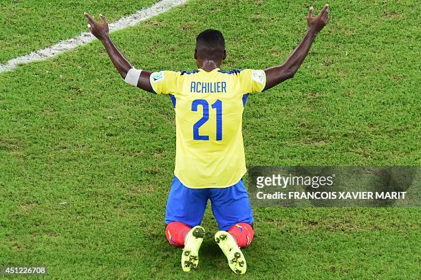 Ecuador's defender Gabriel Achilier reacts following a 0-0 draw during a Group E football match between Ecuador and France at the Maracana Stadium in...