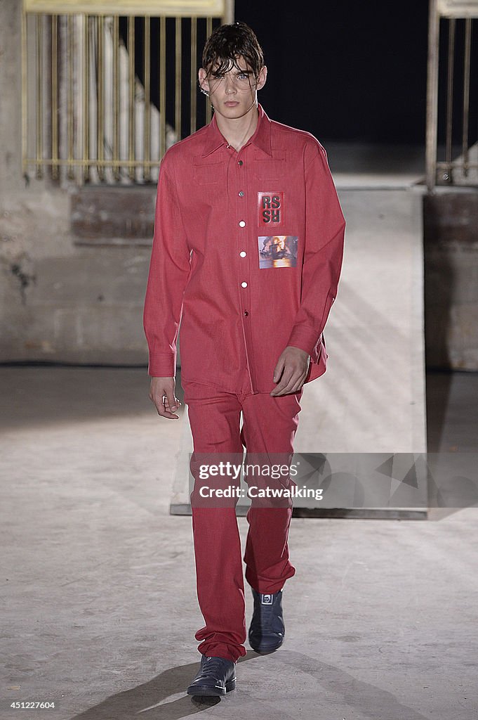 Raf Simons - Mens Spring 2015 Runway - Paris Menswear Fashion Week