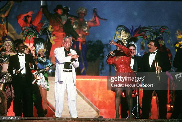 Singer Tony Bennett performs during halftime show of Super Bowl XXIX between the San Diego Chargers and San Francisco 49ers on January 29, 1995 at...