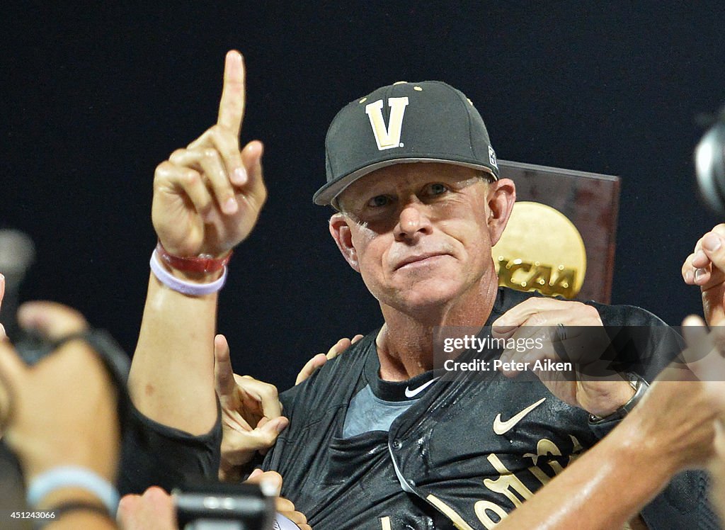 College World Series - Vanderbilt v Virginia - Game Three