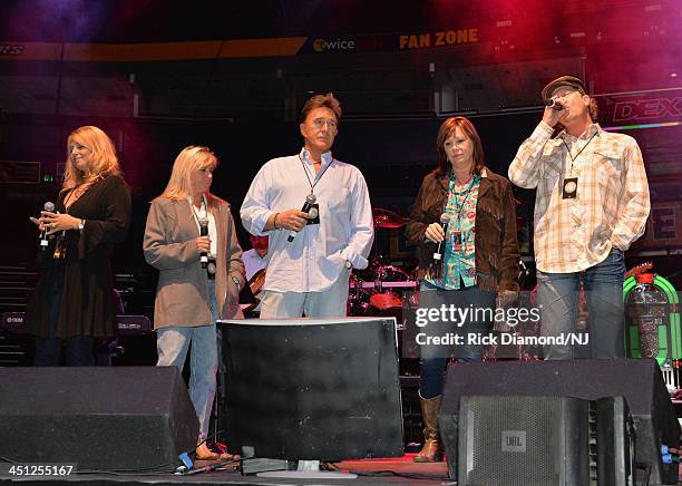 Lisa Matassa, Jett Williams, TG Sheppard, Suzy Bogguss, and Tracy Lawrence perform during rehearsals of Playin' Possum! The Final No Show Tribute To...