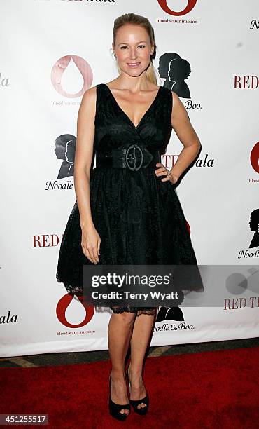 Singer/songwriter Jewel attends the Red Tie Gala Hosted by Blood:Water Mission and sponsored by Noodle & Boo at Hutton Hotel on November 21, 2013 in...