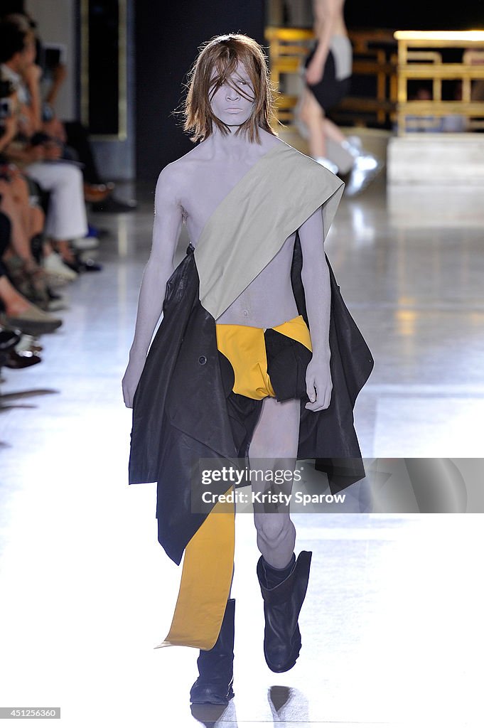 Rick Owens : Runway - Paris Fashion Week - Menswear S/S 2015