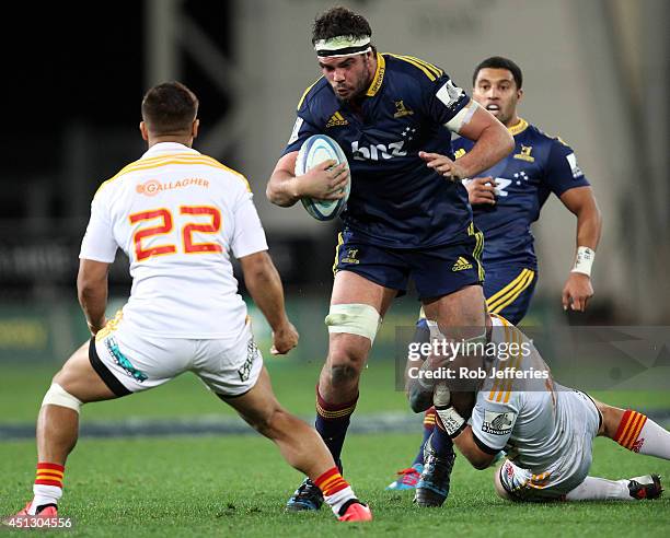 Tom Franklin of the Highlanders on the charge during the round 17 Super Rugby match between the Highlanders and the Chiefs at Forsyth Barr Stadium on...