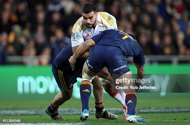 Liam Messam of the Chiefs on the charge during the round 17 Super Rugby match between the Highlanders and the Chiefs at Forsyth Barr Stadium on June...