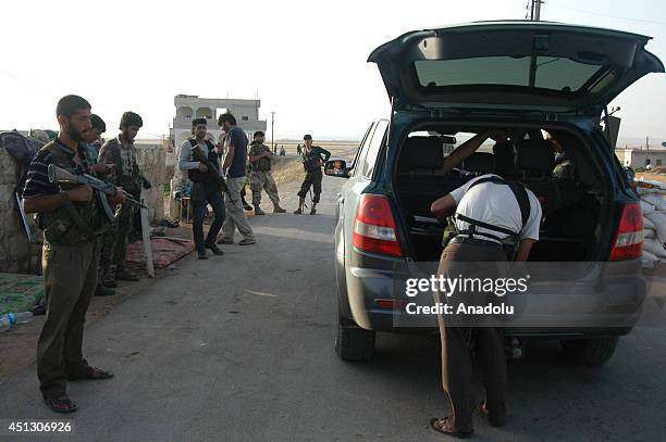 Appelo Syri 169 Free Syrian Army Commander Stock Photos, High-Res Pictures, and ...