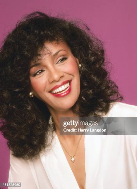 Singer Marilyn McCoo poses for a portrait in 1981 in Los Angeles, California.