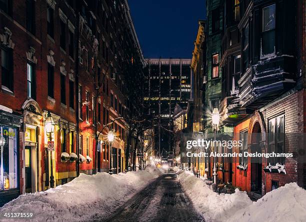 beacon hill under the snow, boston - boston beacon hill stock-fotos und bilder