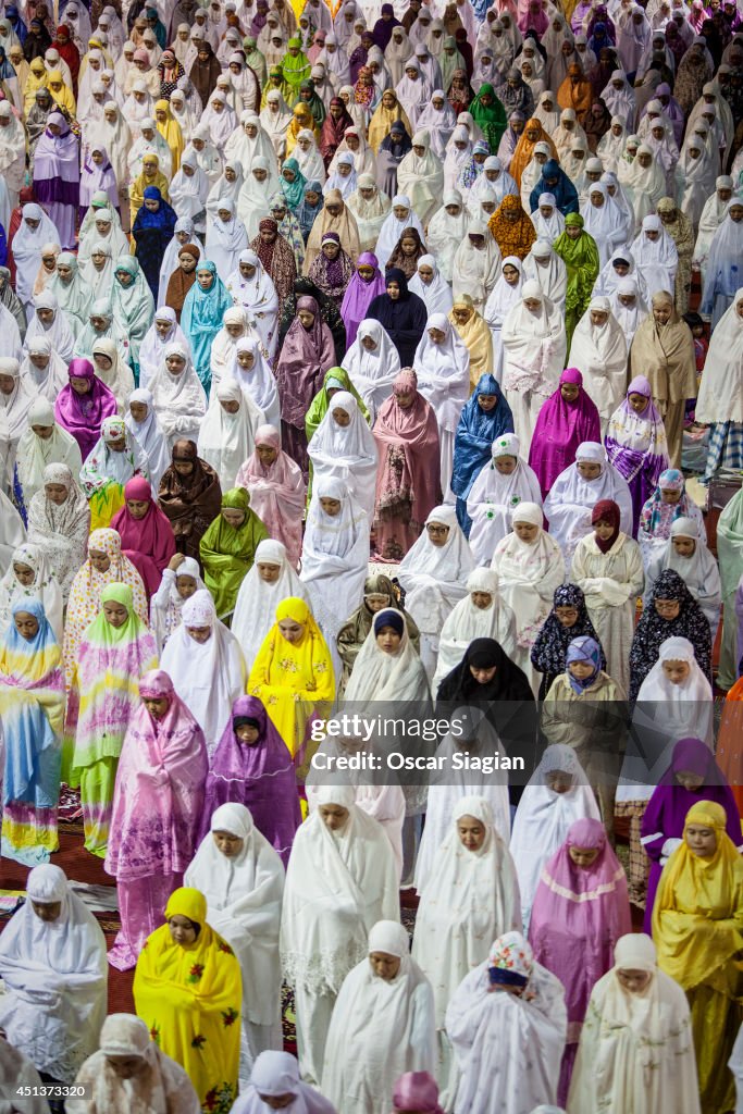 Indonesian Muslims Observe First Day Of Ramadan