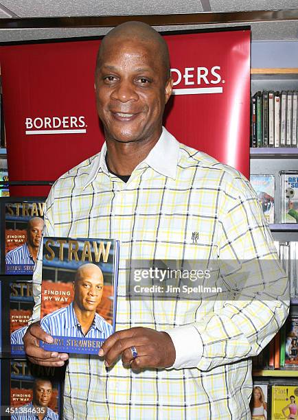 Darryl Strawberry promotes Straw at Borders Wall Street on May 1, 2009 in New York City.