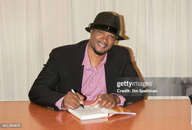 Damon Wayans promotes Red Hats at Barnes & Noble 5th Avenue on May 5, 2010 in New York City.