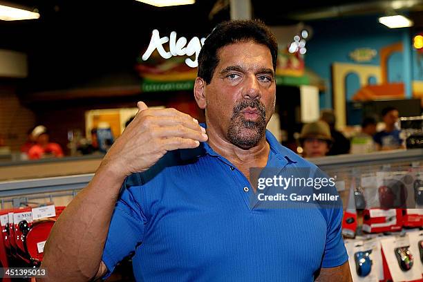 Lou Ferrigno appears at Discount Electronics while in town for Wizard World Austin Comic Con on November 21, 2013 in Austin, Texas.