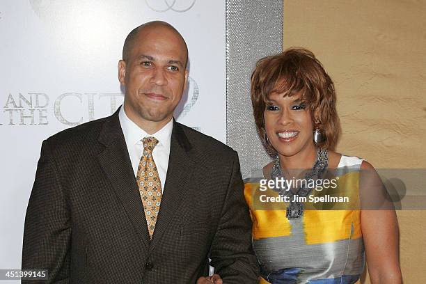 Mayor of Newark, New Jersey Cory Booker and Gayle King attend the premiere of Sex and the City 2 at Radio City Music Hall on May 24, 2010 in New York...