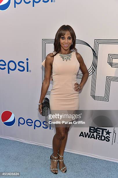 Actress Holly Robinson Peete attends the "PRE" BET Awards Dinner at Milk Studios on June 28, 2014 in Hollywood, California.