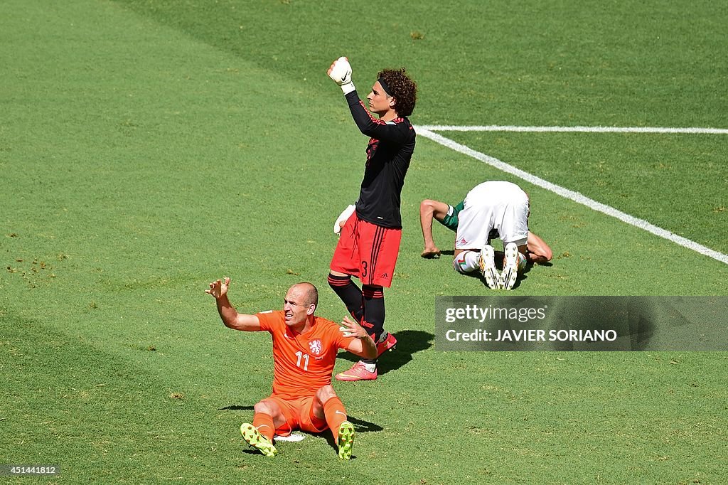 FBL-WC-2014-MATCH51-NED-MEX