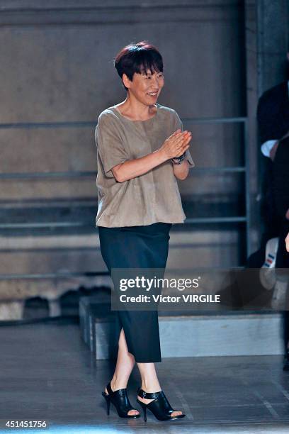 Wooyoungmi walks the runway during the Wooyoungmi show as part of the Paris Fashion Week Menswear Spring/Summer 2015 on June 28, 2014 in Paris,...