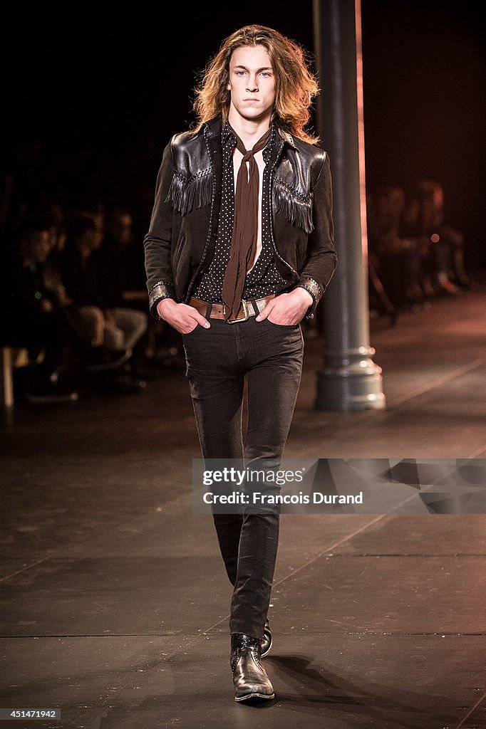 Saint Laurent : Runway - Paris Fashion Week - Menswear S/S 2015