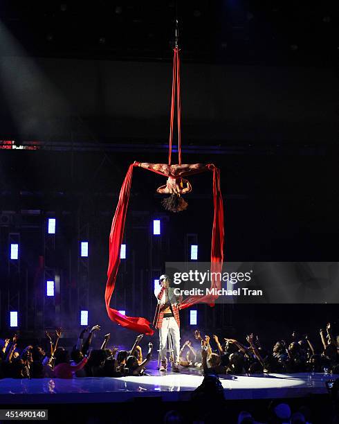 August Alsina performs onstage during the "BET AWARDS" 14 held at Nokia Theater L.A. LIVE on June 29, 2014 in Los Angeles, California.