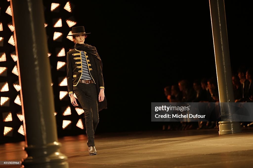 Saint Laurent :  Runway - Paris Fashion Week - Menswear S/S 2015