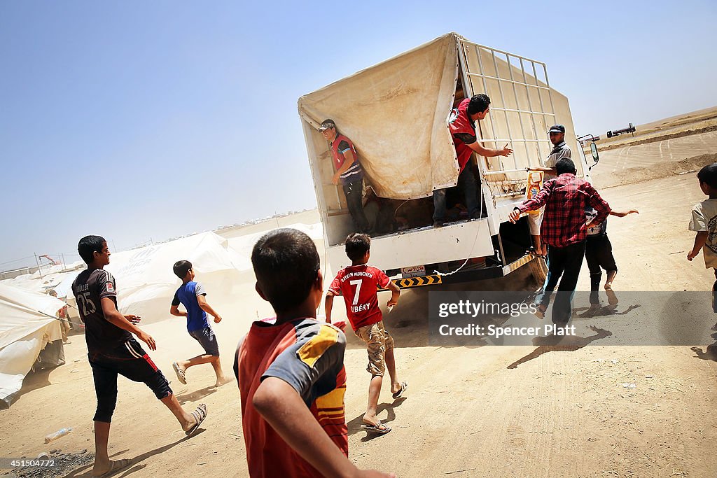 Refugees Fleeing ISIS Offensive Pour Into Kurdistan